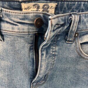 We The Free Raw Hem Jeans Size 28 Light Wash Cropped Denim